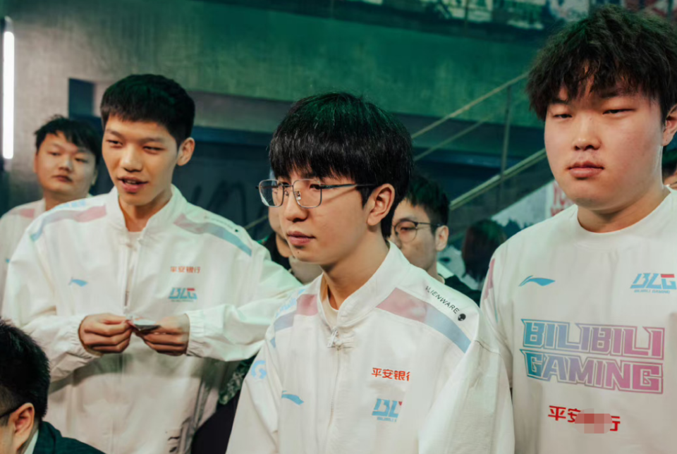 开云体育下载-C9轻取TSM，Elk操刀奇招英雄翻盘宿命之战八强赛，引爆全场热议