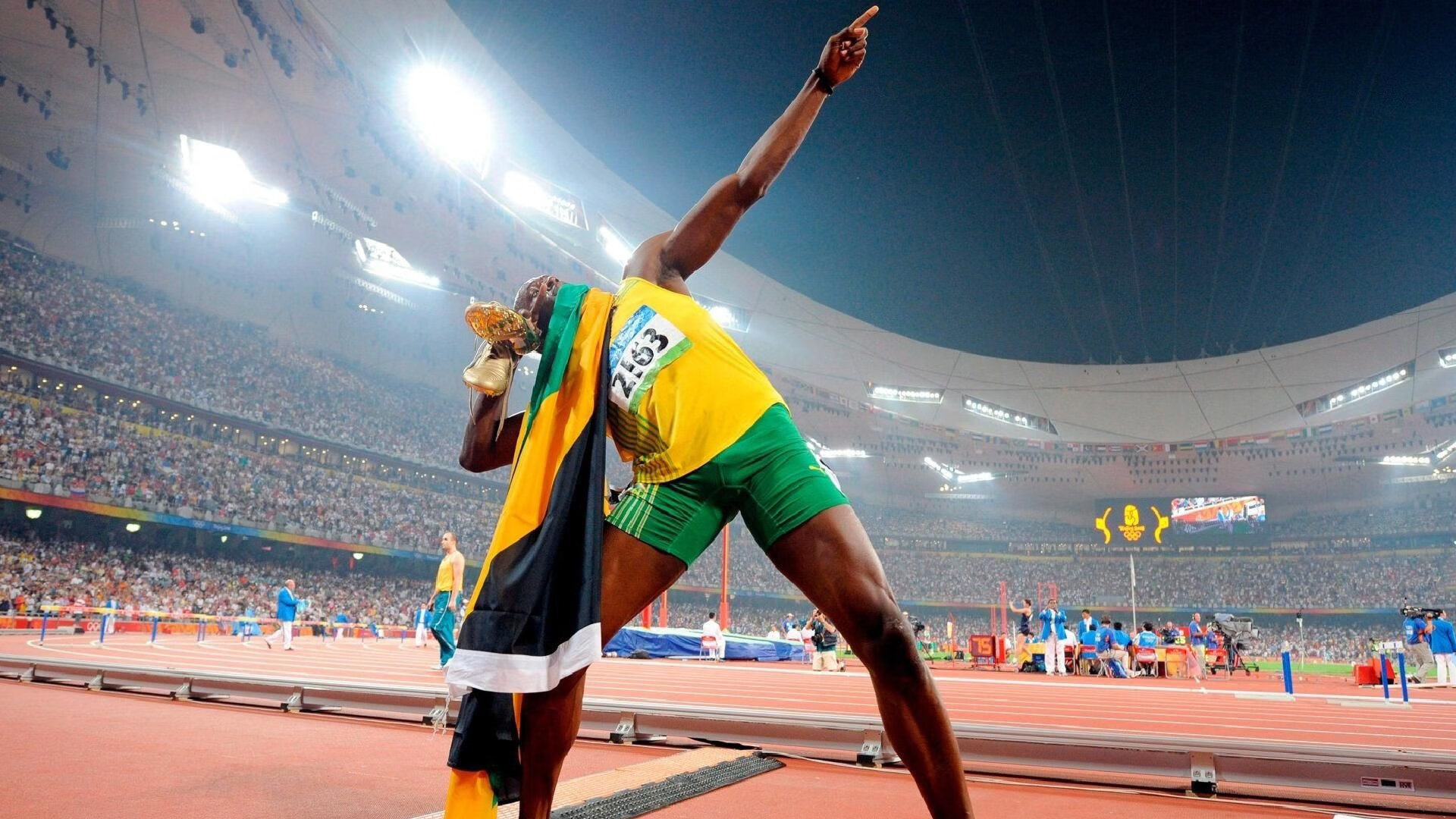 惊天冷门！美国战术锁喉曼城，39岁伊布再当关键先生