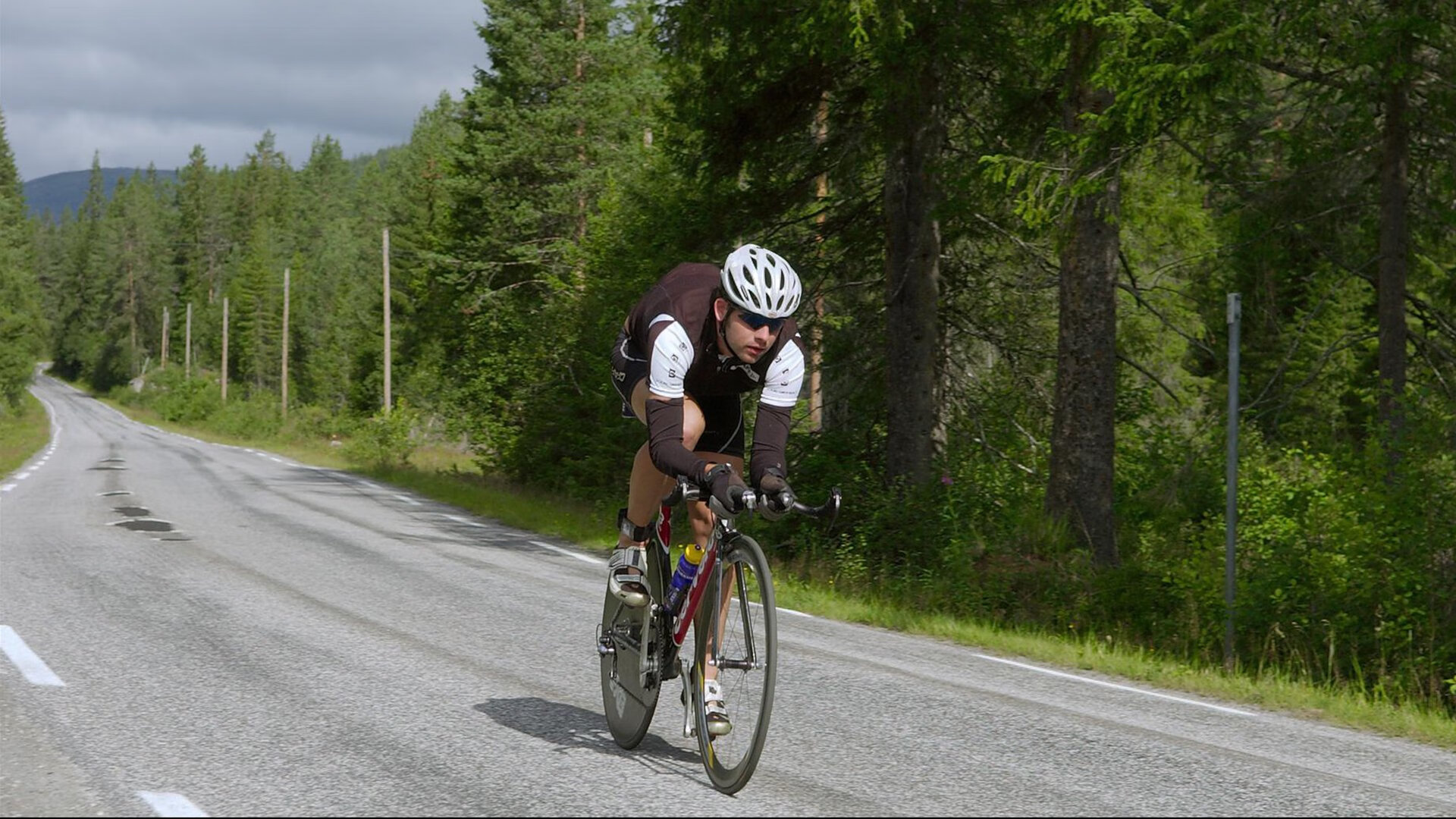 当足球巨星驶入F1赛道，卡塞米罗的跨界时速与切尔西的绿茵风暴