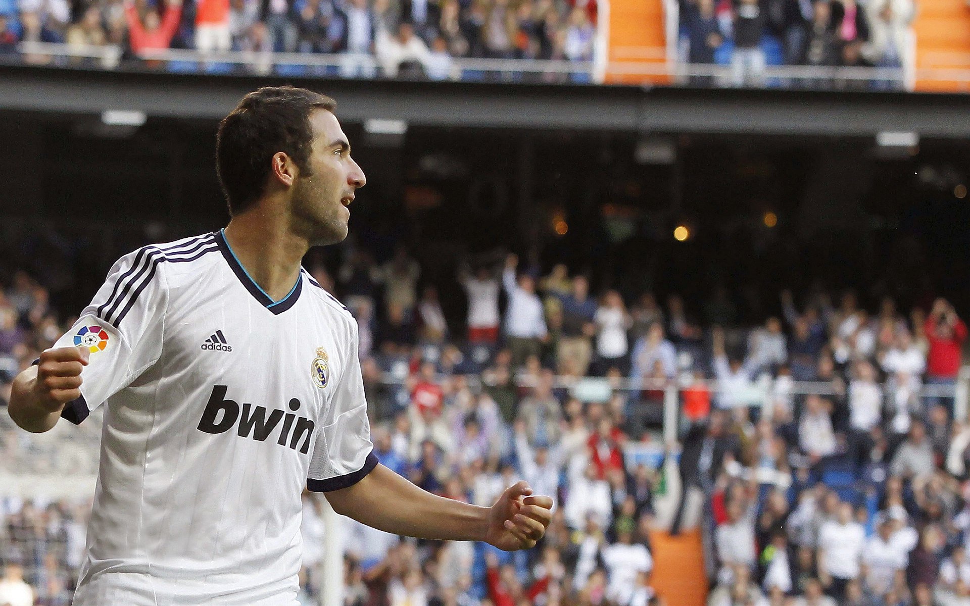 无声的领袖,阿坎吉,如何用最朴素的坚守改写了国家德比的历史